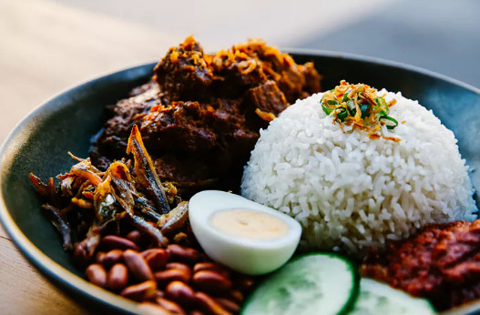 Photo of الأكلات المشهورة في ماليزيا وأشهر مهارات المطبخ الماليزي