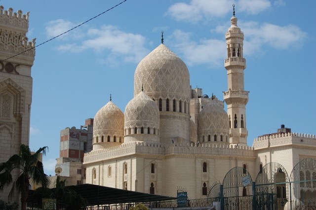 Photo of مسجد المرسى أبو العباس عنوانه وأهم الأنشطة