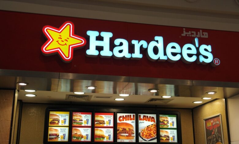 وجبات الدجاج هارديز الرياض